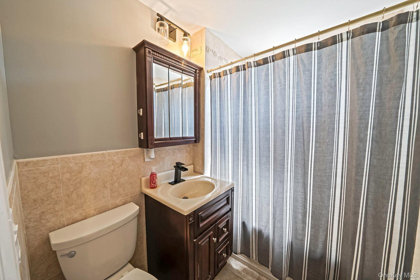 Beautiful West Islip Colonial on a huge double lot with - photo 15