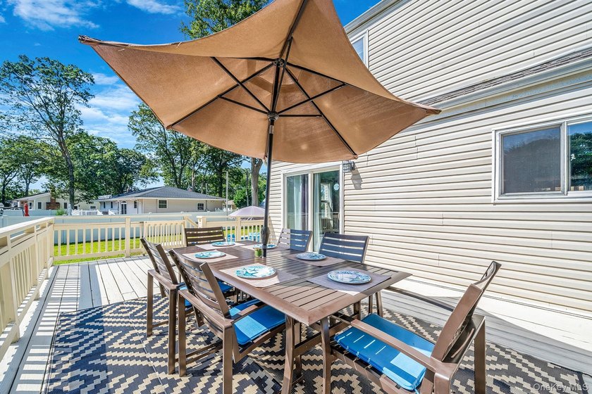 Beautiful West Islip Colonial on a huge double lot with - photo 33
