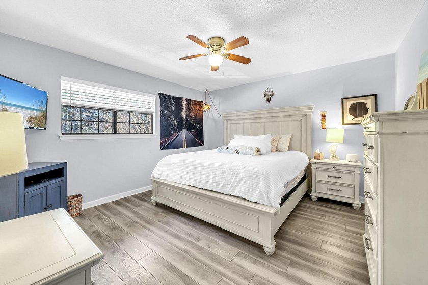 Beautifully updated 2-bedroom, 2-bath condo in the highly - photo 15