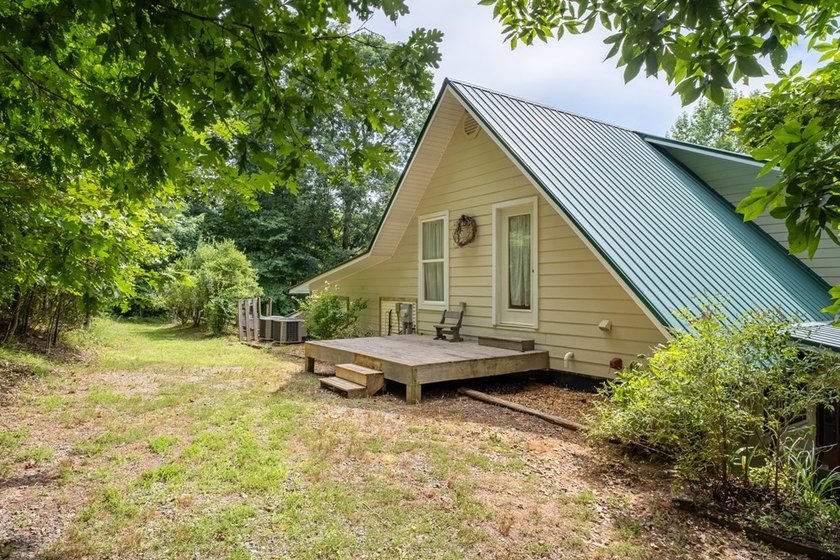 CREEKFRONT MINI-FARM with a HUGE garage workshop and car LIFT is - photo 7