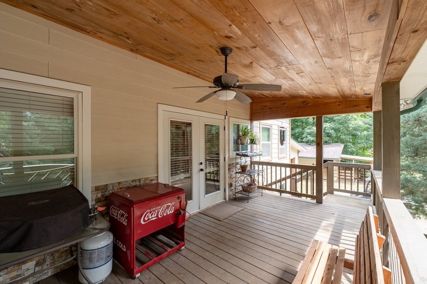 CREEKFRONT MINI-FARM with a HUGE garage workshop and car LIFT is - photo 9