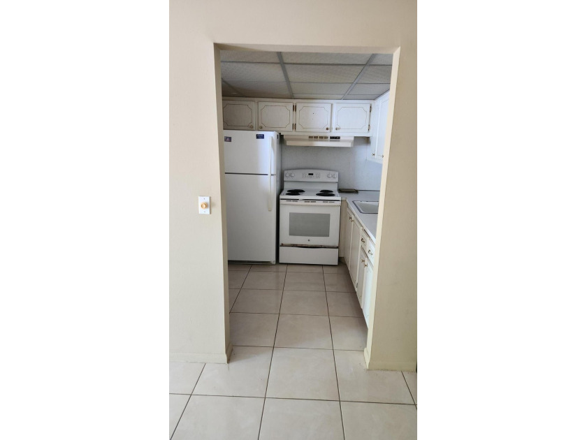 This 2nd floor 1 bedroom, 1 and a half bath, unit has upgraded - photo 11