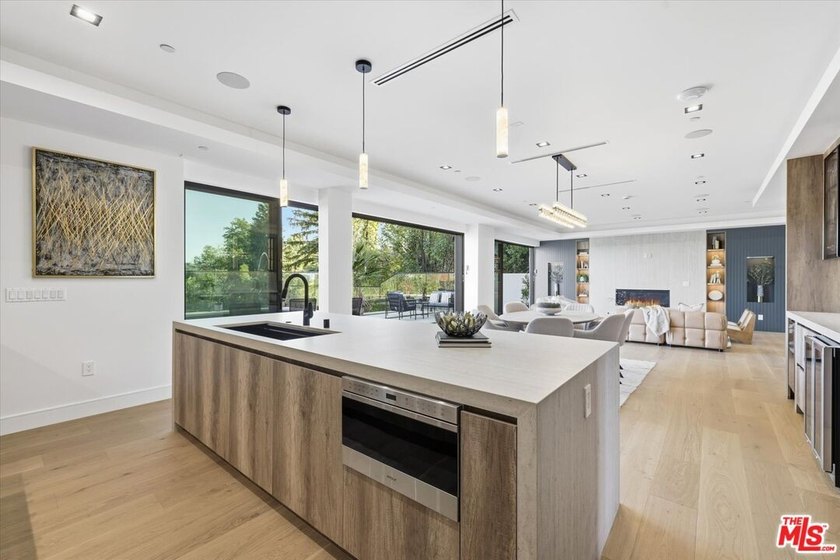 View property nestled in the hills of Encino, this newly - photo 12
