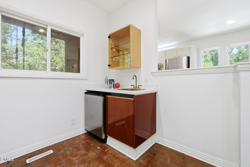 Beautiful modernist inspired home situated on a large wooded lot - photo 12