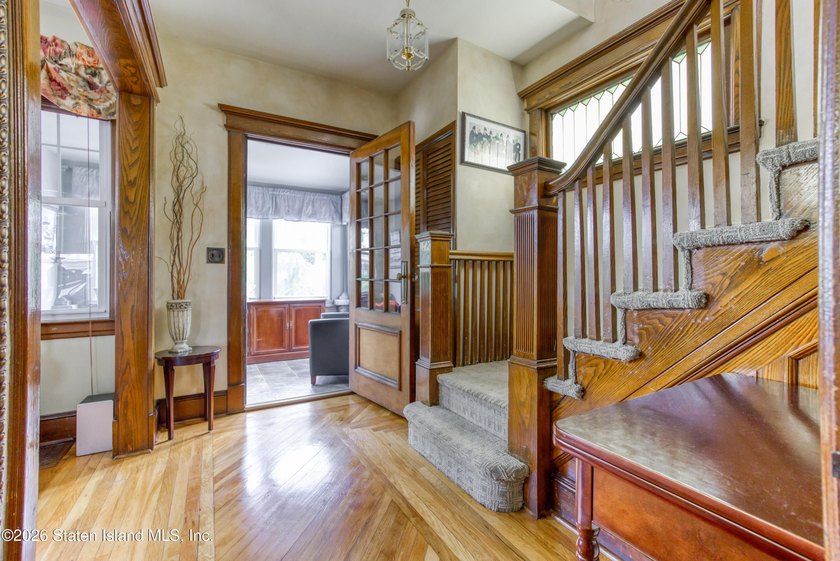 Welcome to 26 Dakota Pl, a single family detached colonial in - photo 17