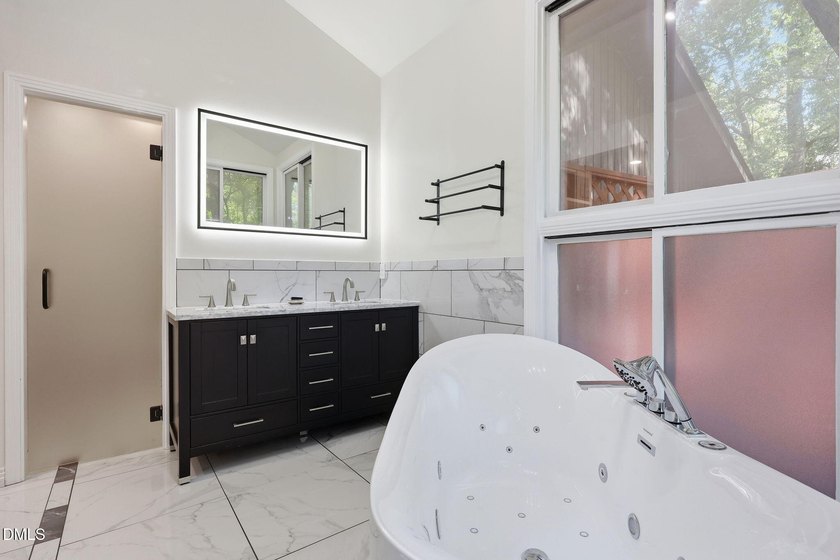 Beautiful modernist inspired home situated on a large wooded lot - photo 24