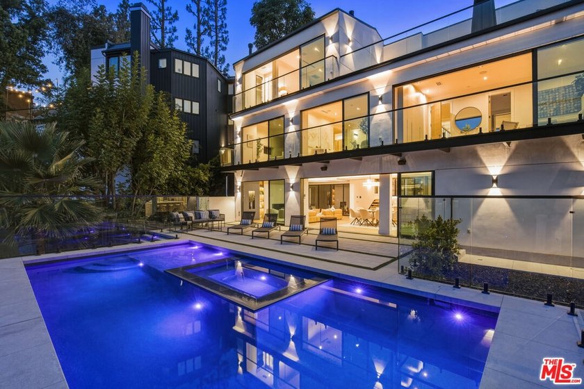 View property nestled in the hills of Encino, this newly - photo 34