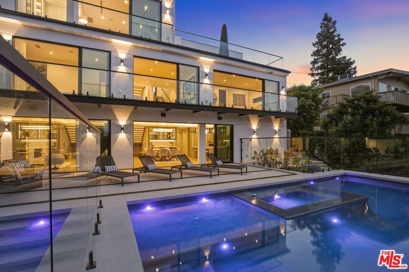 View property nestled in the hills of Encino, this newly - photo 41