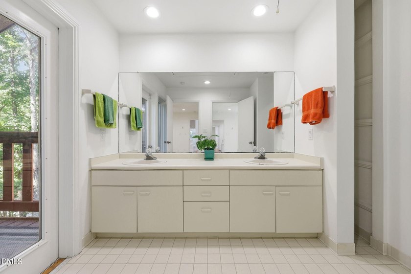 Beautiful modernist inspired home situated on a large wooded lot - photo 41