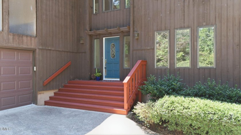Beautiful modernist inspired home situated on a large wooded lot - photo 48