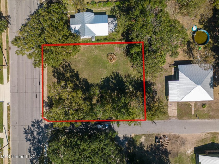 Here is a rare opportunity to own open water waterfront property - photo 4