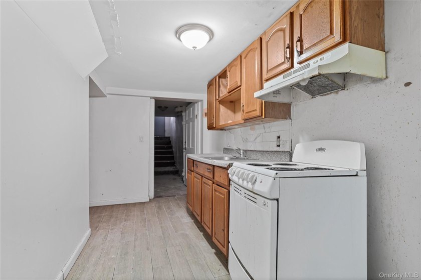 Welcome to 294 Hemlock Street, a classic Brooklyn row house - photo 25