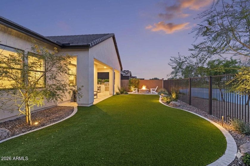 SOLD FURNISHED. On the golf course. Lake view. Mountain view - photo 4