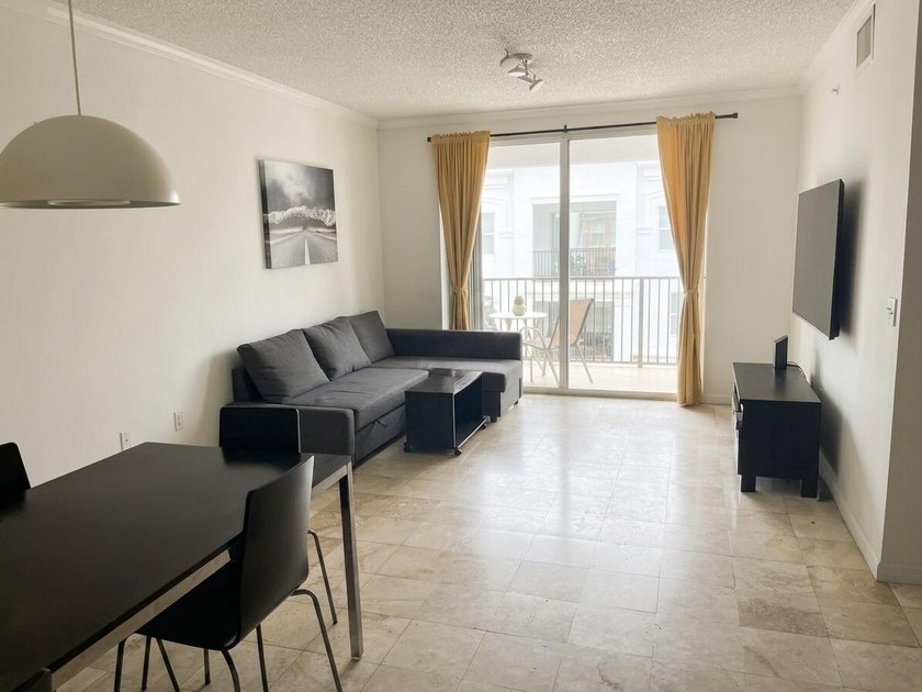 UNBEATABLE LOCATION IN THE HEART OF SUNNY ISLES, ENJOY THIS - photo 3