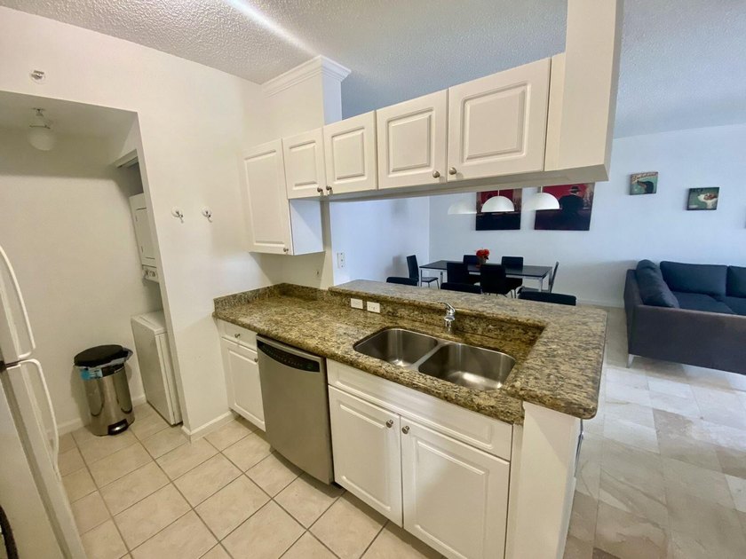 UNBEATABLE LOCATION IN THE HEART OF SUNNY ISLES, ENJOY THIS - photo 7