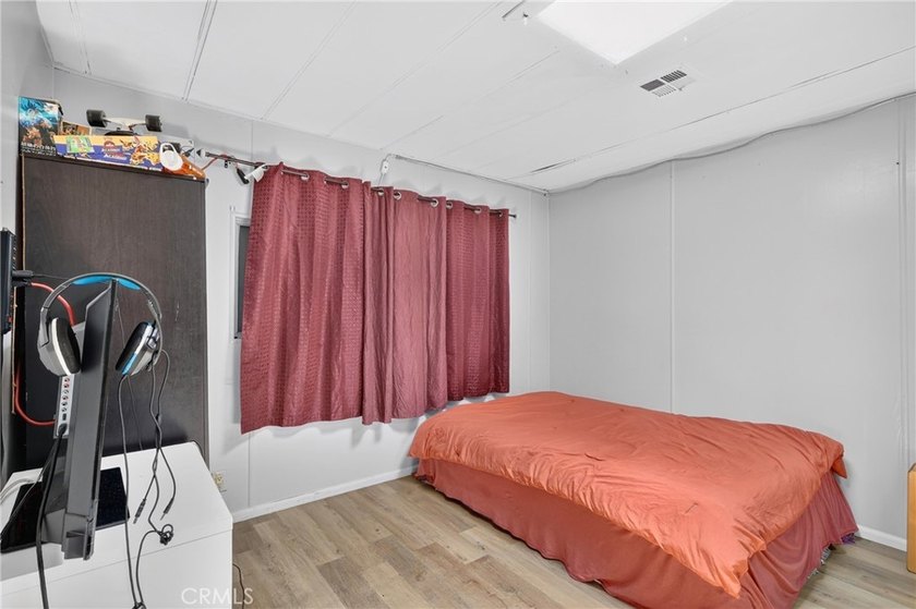 Welcome to this inviting 3-bedroom, 2-bath mobile home offering - photo 33