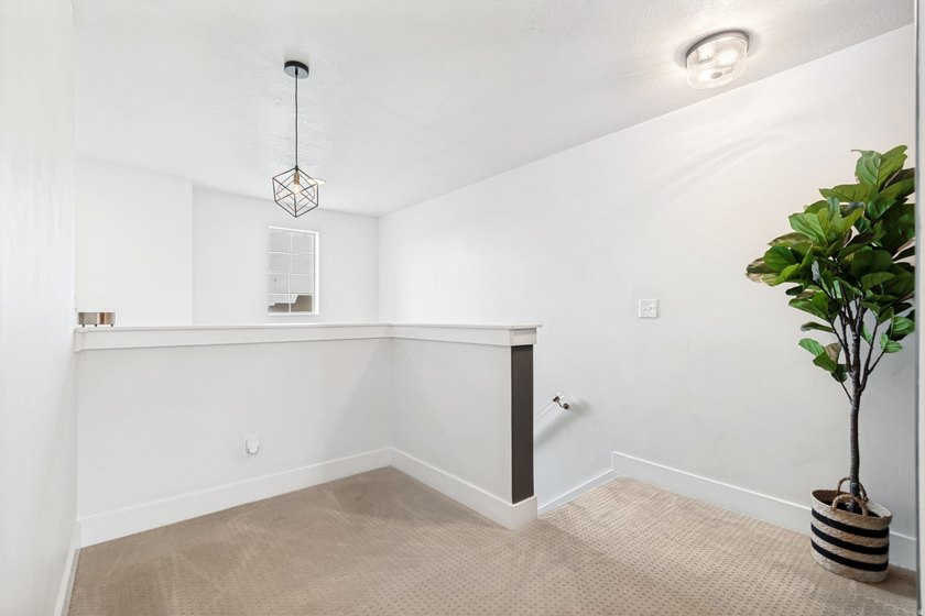 Welcome home to this beautifully maintained 3-bedroom, 2.5-bath - photo 14