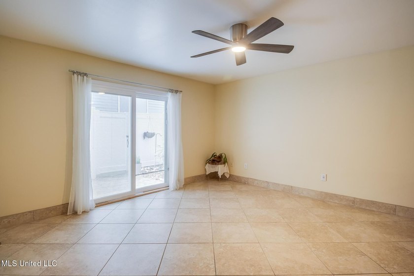 Beautifully Updated Two-Bedroom Condo in Prime Location! - photo 9