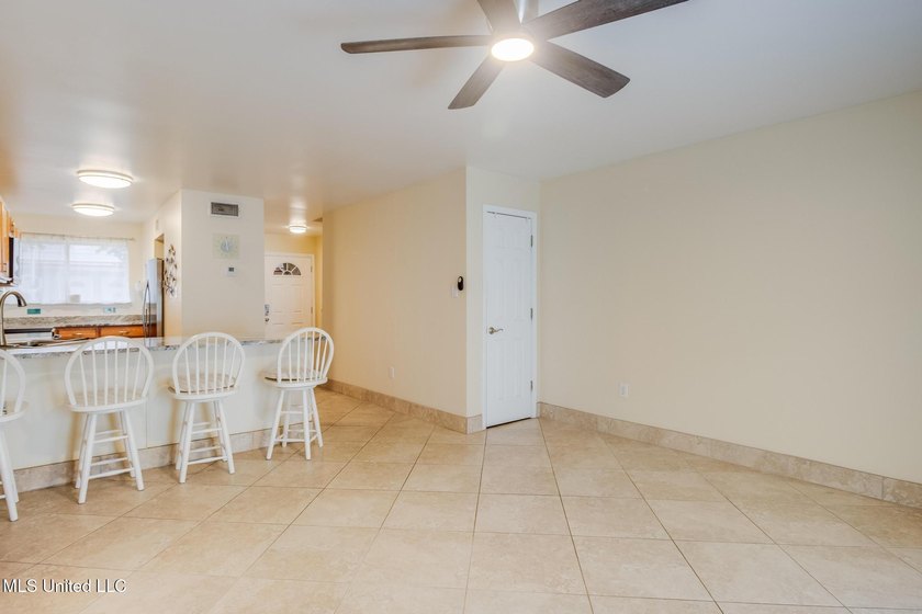 Beautifully Updated Two-Bedroom Condo in Prime Location! - photo 10
