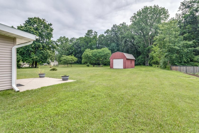Harper Creek Schools. Don't miss this wonderful 3 bedroom 2 full - photo 2