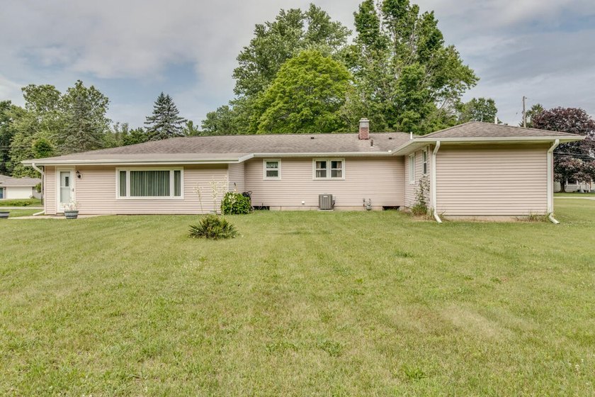 Harper Creek Schools. Don't miss this wonderful 3 bedroom 2 full - photo 5