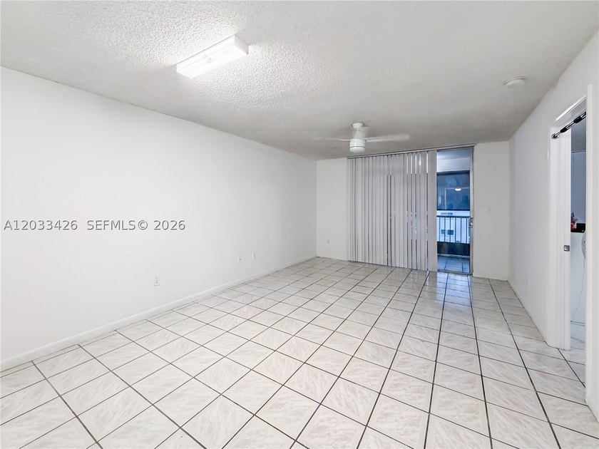 Well-maintained and spacious 2-bedroom, 2-bathroom condo located - photo 22