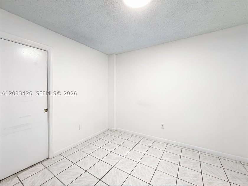 Well-maintained and spacious 2-bedroom, 2-bathroom condo located - photo 26