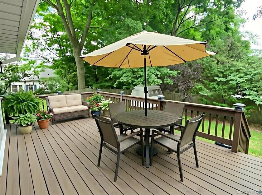 Perfectly appointed on a quiet country lane in desirable Locust - photo 26