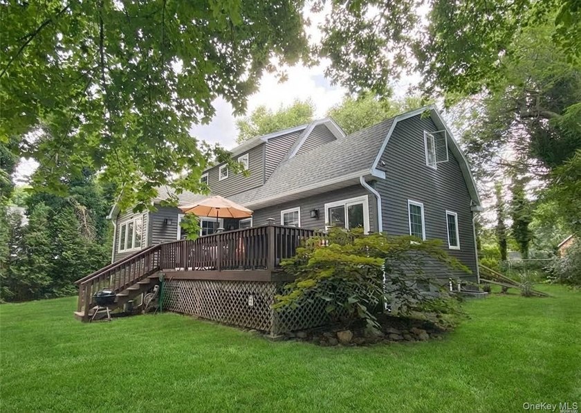 Perfectly appointed on a quiet country lane in desirable Locust - photo 28