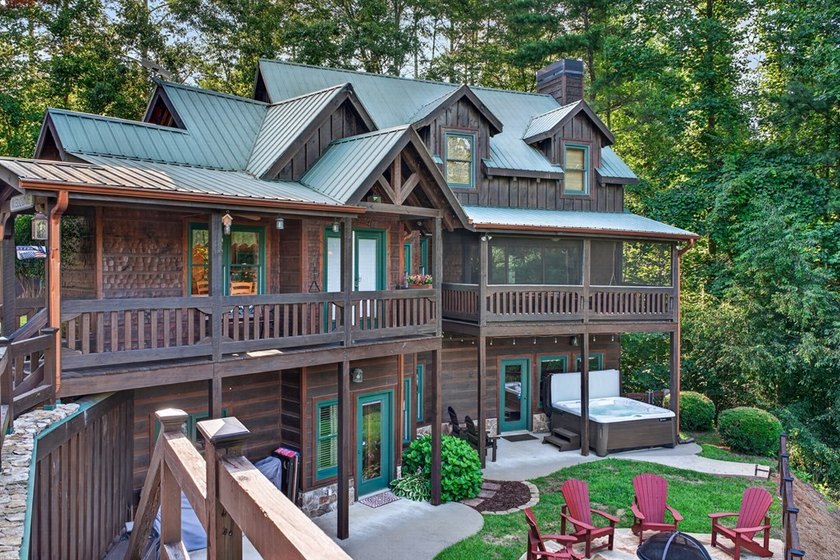 Experience timeless mountain living in this exceptional - photo 7