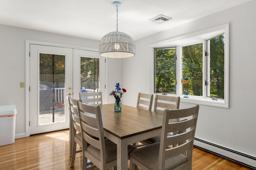 Welcome to 7 Openfield Road! This beautifully updated South - photo 17