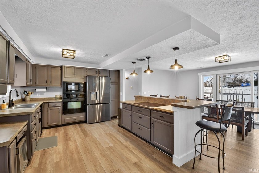 Dallas Bay Estates is one of the best lake neighborhoods you - photo 12