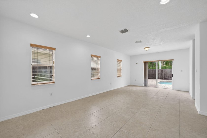 Welcome to this move-in-ready 3-bedroom, 2.5-bath home located - photo 8