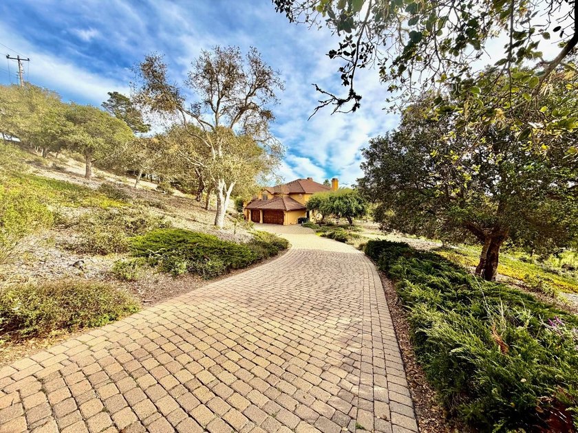 $900,000 Reduced! $582/ft By far the lowest priced home in - photo 4