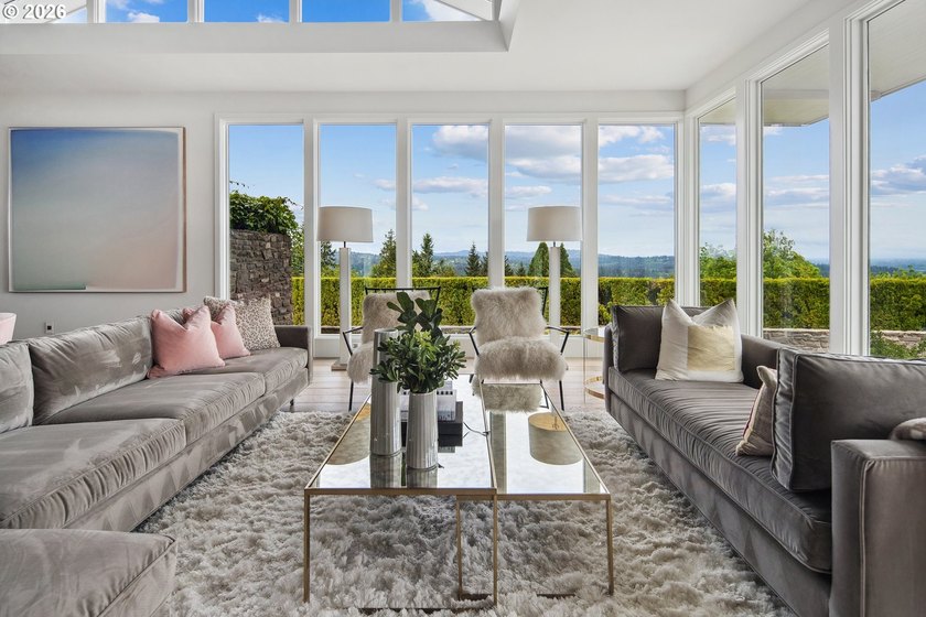 A one-of-one Architectural Offering with Panoramic Mountain &amp; - photo 15