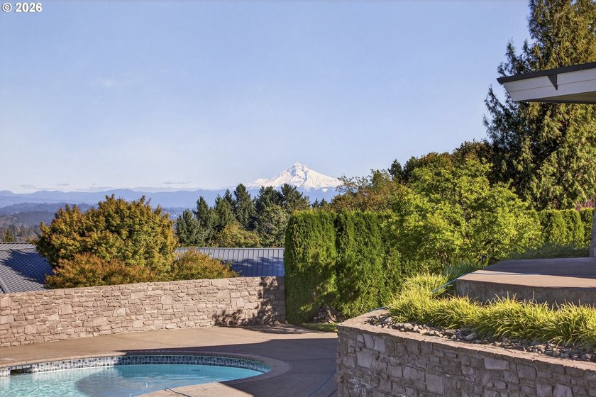 A one-of-one Architectural Offering with Panoramic Mountain &amp; - photo 19