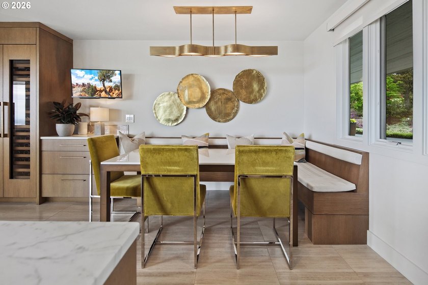 A one-of-one Architectural Offering with Panoramic Mountain &amp; - photo 23