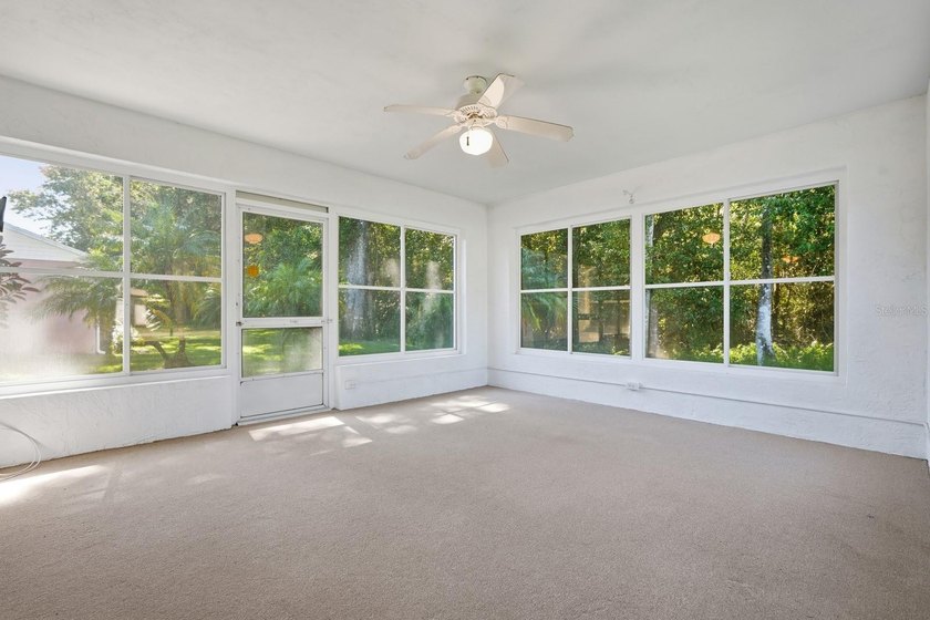 Short Sale. SHORT SALE! Stylish 3-bedroom, 2 bath home in The - photo 33