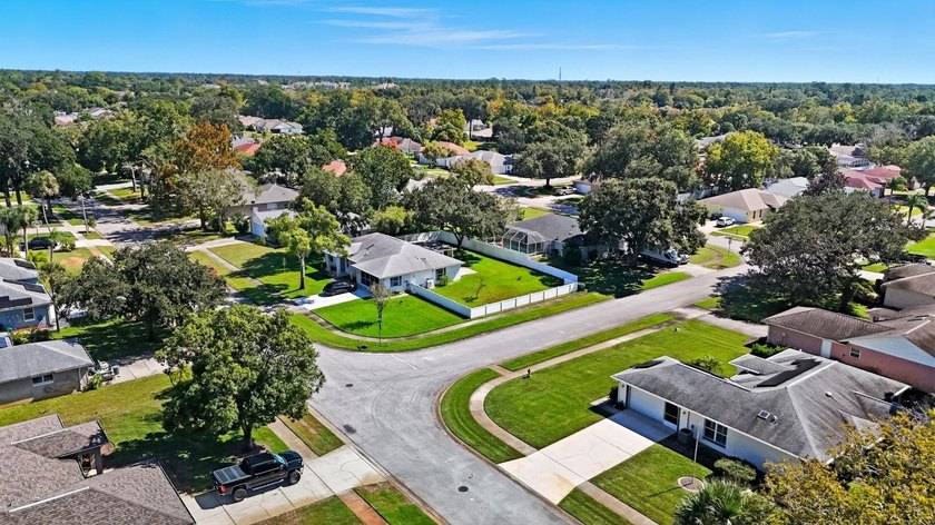 Short Sale. SHORT SALE! Stylish 3-bedroom, 2 bath home in The - photo 42