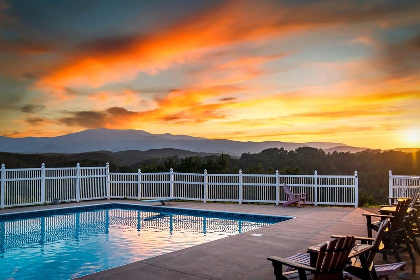 Where Timeless Mountain Beauty Meets Refined Country Living - photo 3