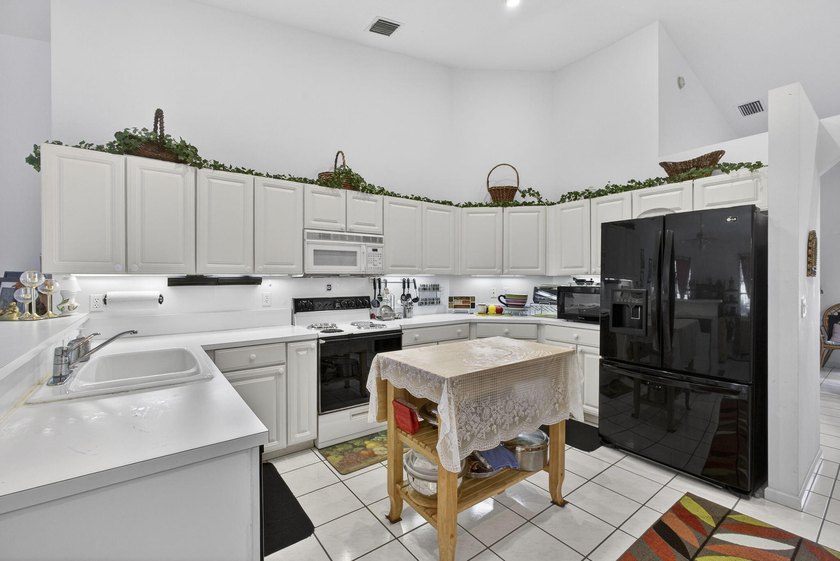 GREAT OPPORTUNITY TO BUY INTO THE MUCH ESTEEMED COMMUNITY OF - photo 13