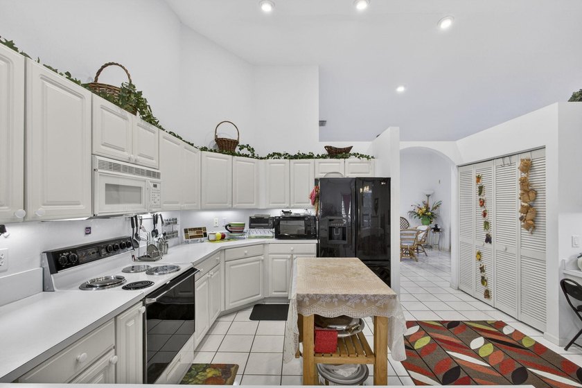 GREAT OPPORTUNITY TO BUY INTO THE MUCH ESTEEMED COMMUNITY OF - photo 15