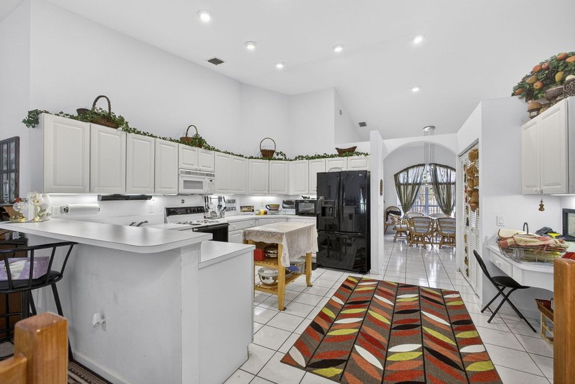 GREAT OPPORTUNITY TO BUY INTO THE MUCH ESTEEMED COMMUNITY OF - photo 16