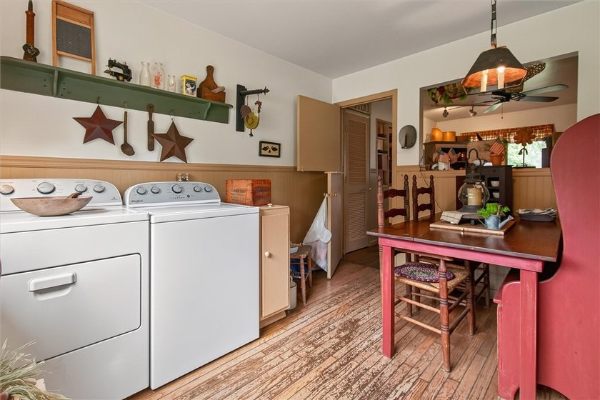Country Roads Take Me Home! Welcome home to this charming 1,170 - photo 21