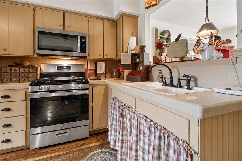 Country Roads Take Me Home! Welcome home to this charming 1,170 - photo 26