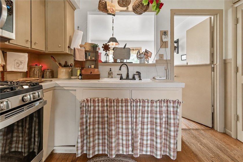 Country Roads Take Me Home! Welcome home to this charming 1,170 - photo 28