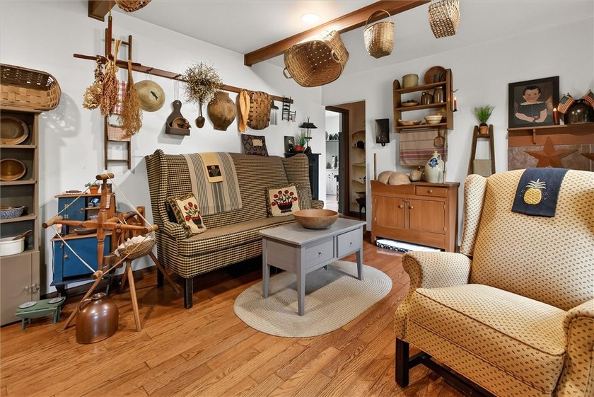 Country Roads Take Me Home! Welcome home to this charming 1,170 - photo 30