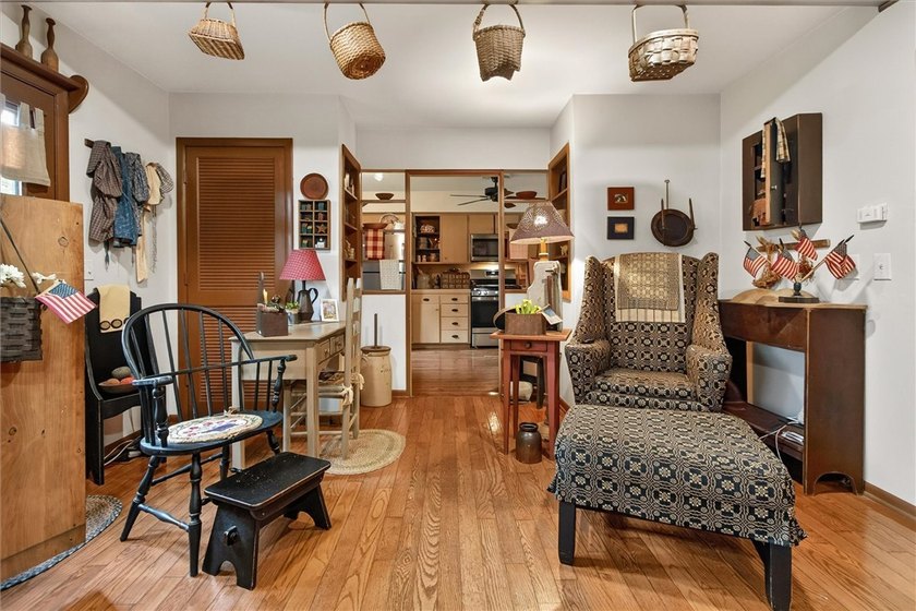 Country Roads Take Me Home! Welcome home to this charming 1,170 - photo 31