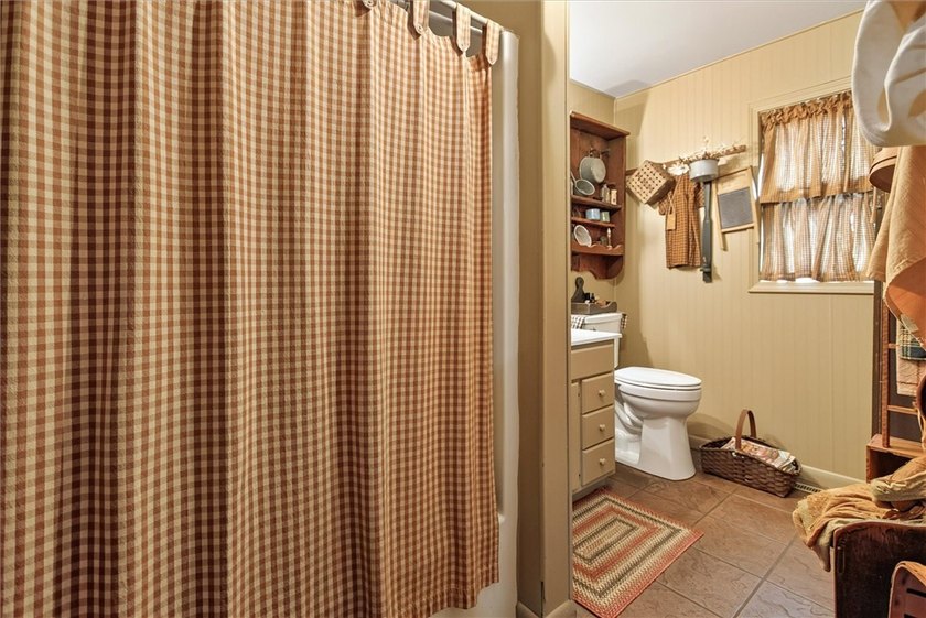Country Roads Take Me Home! Welcome home to this charming 1,170 - photo 35