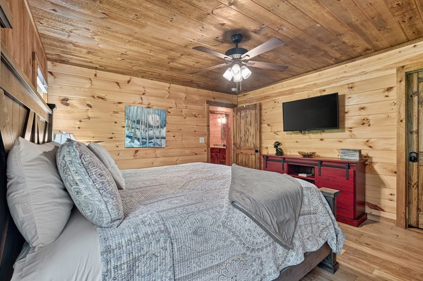 Nestled in the heart of the Blue Ridge Mountains, this adorable - photo 10